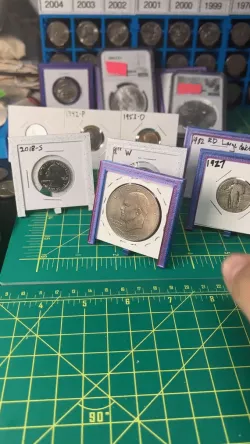 2x2 Coin Display Stand