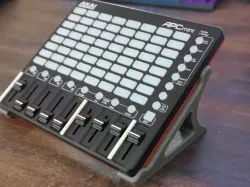 AKAI APC Mini Stand