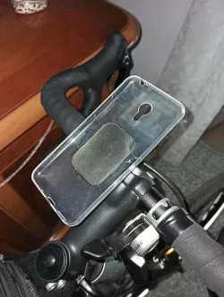 Bike smartphone mount with quick lock - Aero version