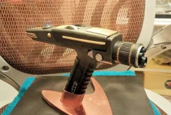 Discovery Phaser STand
