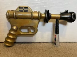Foo Fighters Ray Gun Daisy model xz-38 Disintegrator