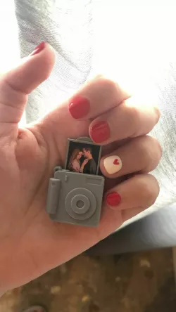 Polaroid camera keychain