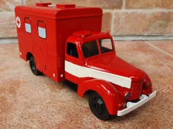 Praga RN ambulance - 1/43 scale model