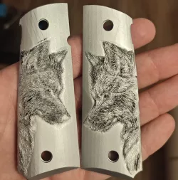 COLT 1911 CLASSIC SHAPE GRIPS UNIQUE WOLF THEME