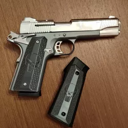 Hybrid  AR15 / Colt 1911 panels grip Punisher