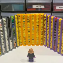 LEGO Head Holder