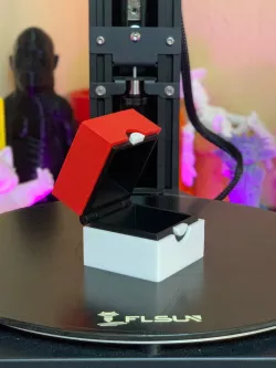 Pokecube container print-in-place