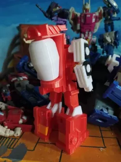 Sixbuilder upgrade kit for Tim Yeung Devastator