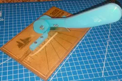 Slat (plank) cutter mini guillotine