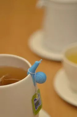 TEA BAG HOLDER