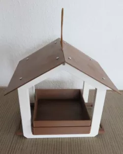 HANGING BIRDHOUSE BIRD FEEDER HOUSE, Bird bath. VOGELHÄUSCHEN MIT SITZSTANGE