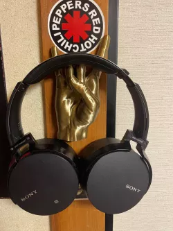 Rock Sign Headphone Holder