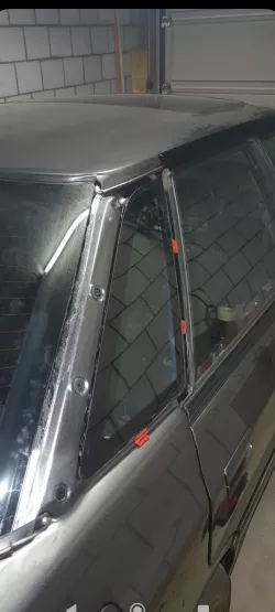 Subaru legacy triangle window clips
