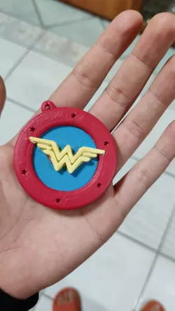 Wonder Woman Shield Keyring