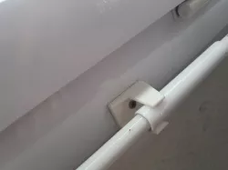 Clip lock for shutter crank
