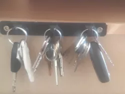 Wall key holder