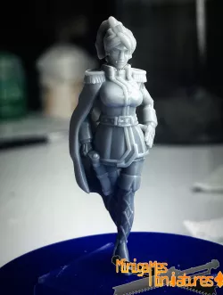 Lotara Sarrin anime figurine