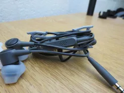 The Easy Earbud Wrapper