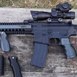 AR15 compact ergonomic grip Venom Skin
