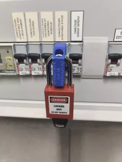 circuit breaker consignment