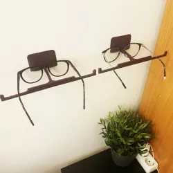 Glasses wall holder
