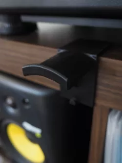 Headset Holder for Thick Headphones (Ikea Kallax)