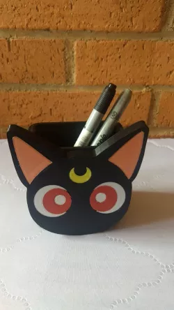 luna pencil holder
