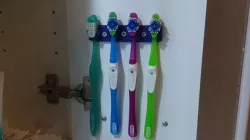 Toothbrush Holder quadro