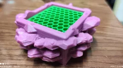 MINECRAFT-STYLE SOAP DISH WITH MINERALS