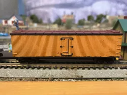 N scale PFE reefer car