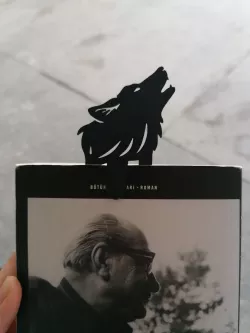 WOLF BOOKMARK