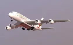 Commercial plane Emirates Airbus A380 Low-poly  3D model