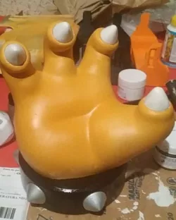 Bowser Hand Trophy (wearable)