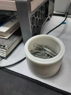 Clips container - Clips container