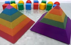 Pyramid - form for kinetic sand