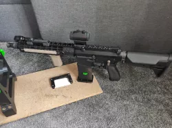 AR-15 service vise for rifles