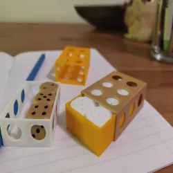 Balanced dice + case