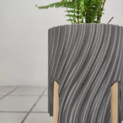 Planter Twist Patter Wooden Legs