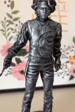 Sweeney Todd Johnny Depp statue