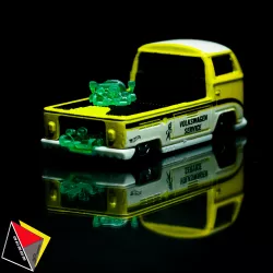 1/64 Scale  Engine Diecast Hot Wheels T2 Volkswagen