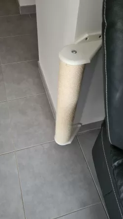 log scraper holder for cats