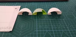 Aerator scoop for a garden furniture cover