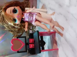doll house dressing table