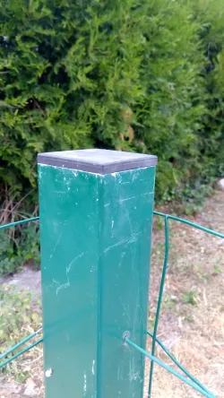 Garden pole cap
