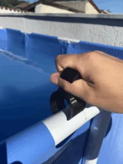 V2 Tubular swimming pool filling hose holder