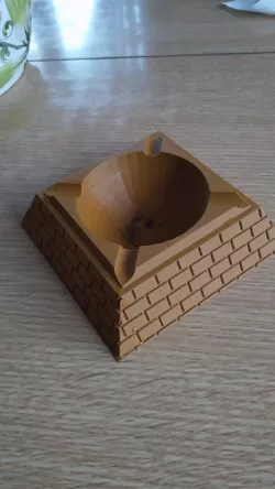 Ashtray / Ashtray