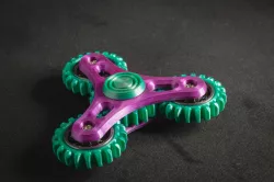 Gear spinner
