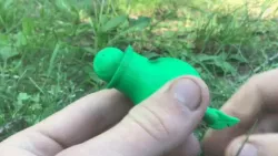 pocket peashooter (and desktop pea shooter)