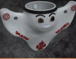 Qatar 2022 mascot pot