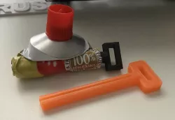Tube squeezer